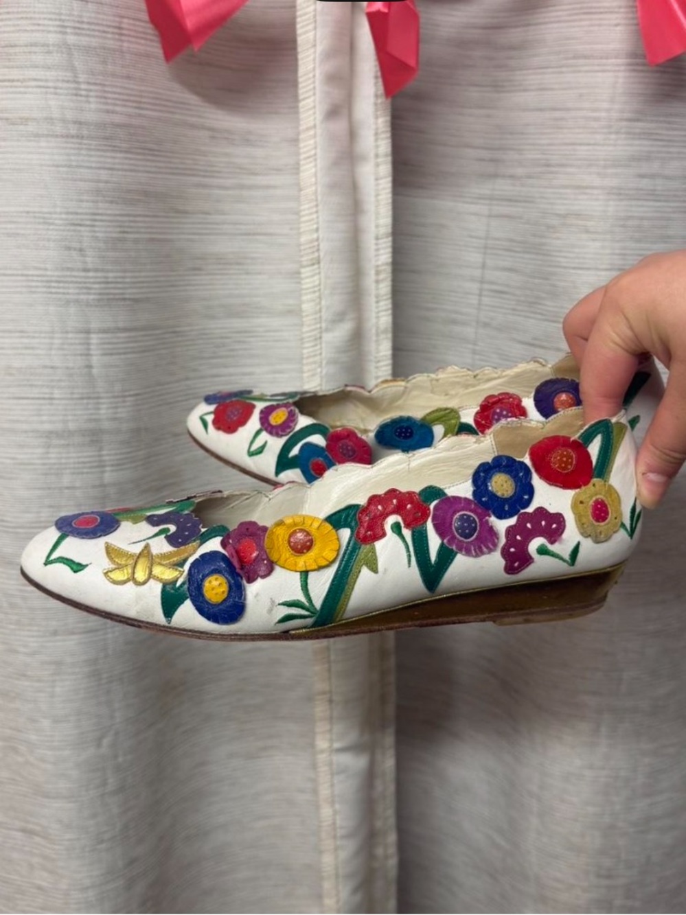 White Floral Embroidered Women's Ballet Flats